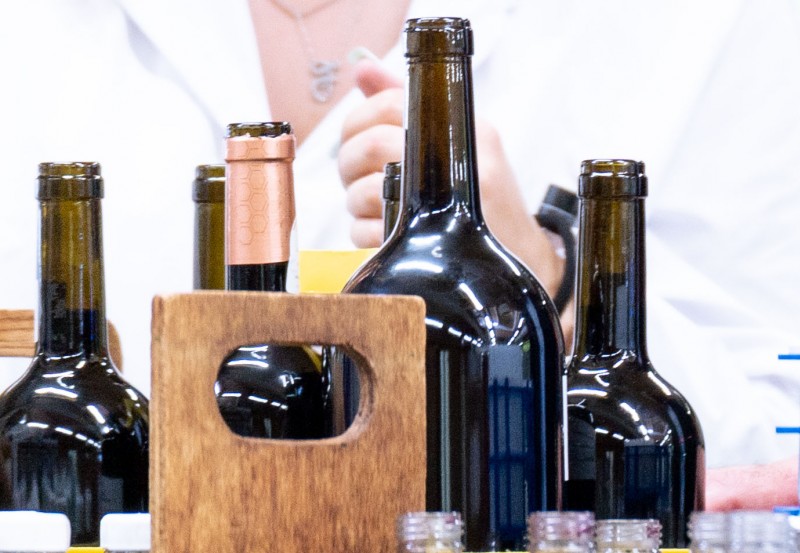 Laboratoire œnologique,Analyses œnologiques,Conseils œnologiques,Accréditation COFRAC,aude,œnologie,Analysez votre vin,Bio,laboratoires analyses du vin,ingénierie œnologique,conception de chai,Marketing des vins,communication,Agronomie,viticulture,Viticulture raisonnée,systèmes de certification,Analyse et conseil œnologique,Assurance qualité des outils de production,sécurité alimentaire,Analyse fine,vigne,vin,professionnels,viticulteur,vigneron,onologue,languedoc roussillons,vins sud de france,vignobles du languedoc,laboratoires dubernet